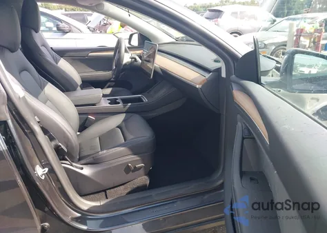 2025 Tesla Model Y Performance Dual Motor All-Wheel Drive from USA, damaged, VIN 7SAYGDEF8SA370135